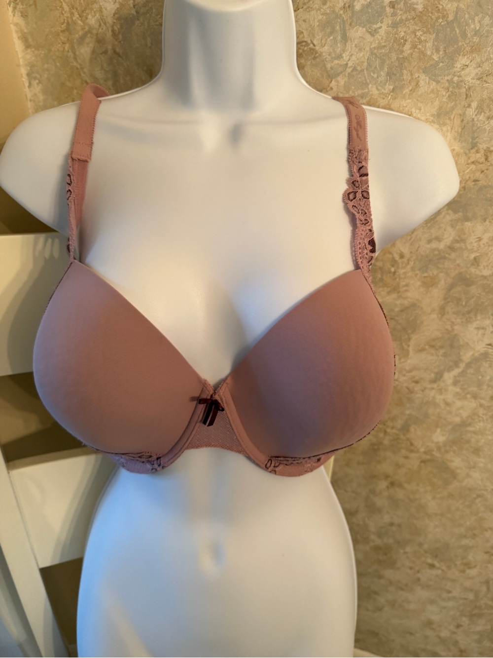 Victoria secret purple bra size 38DD